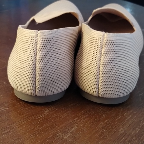 Indigo Rd tan flats - Picture 4 of 9